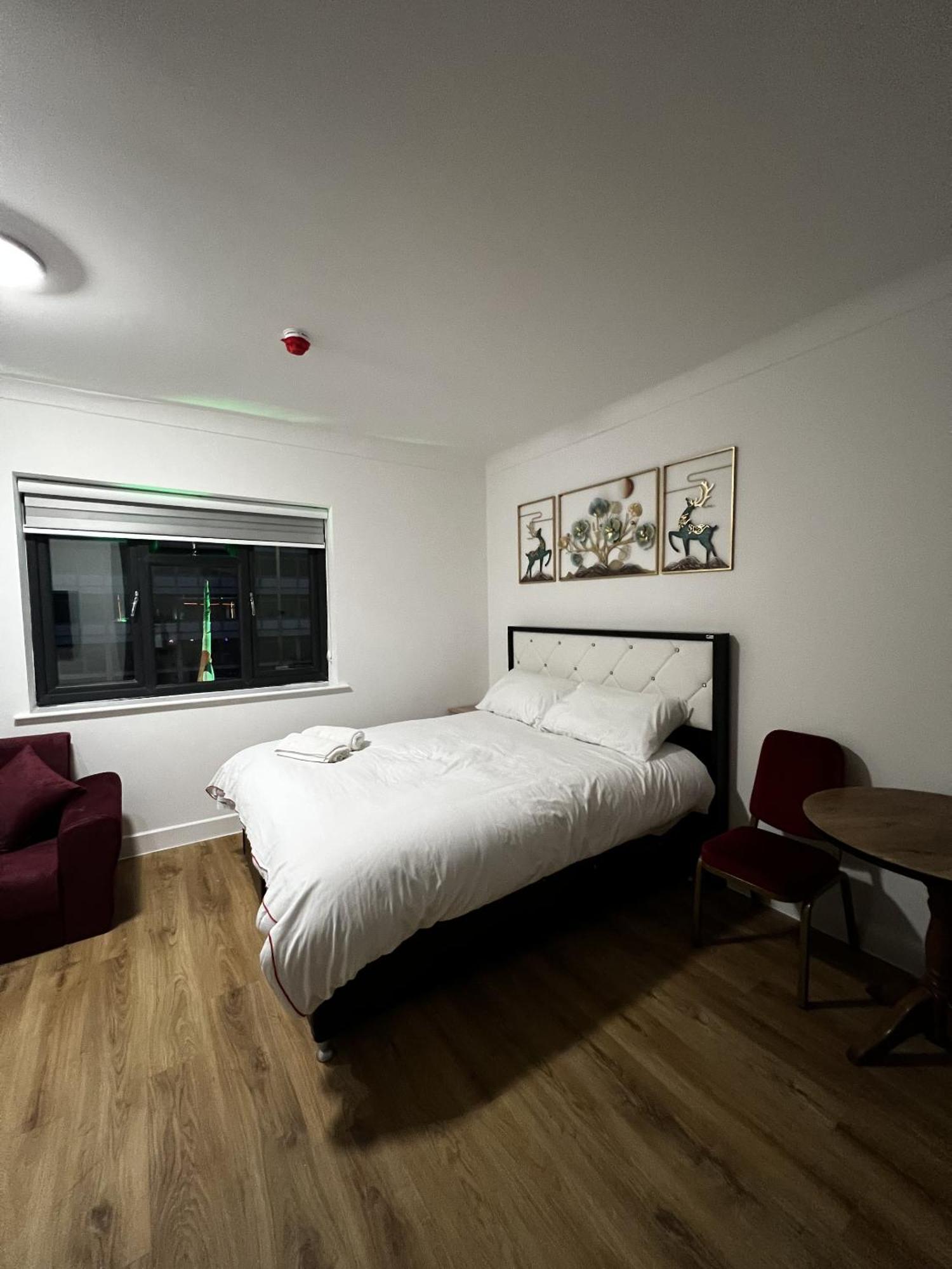 The Barrington Hotel New Barnet Bagian luar foto